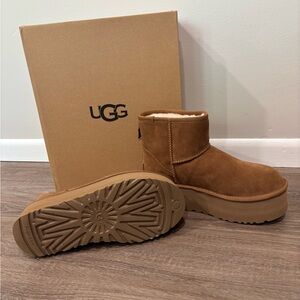 UGG Classic Mini Platform Boots in Chesnut